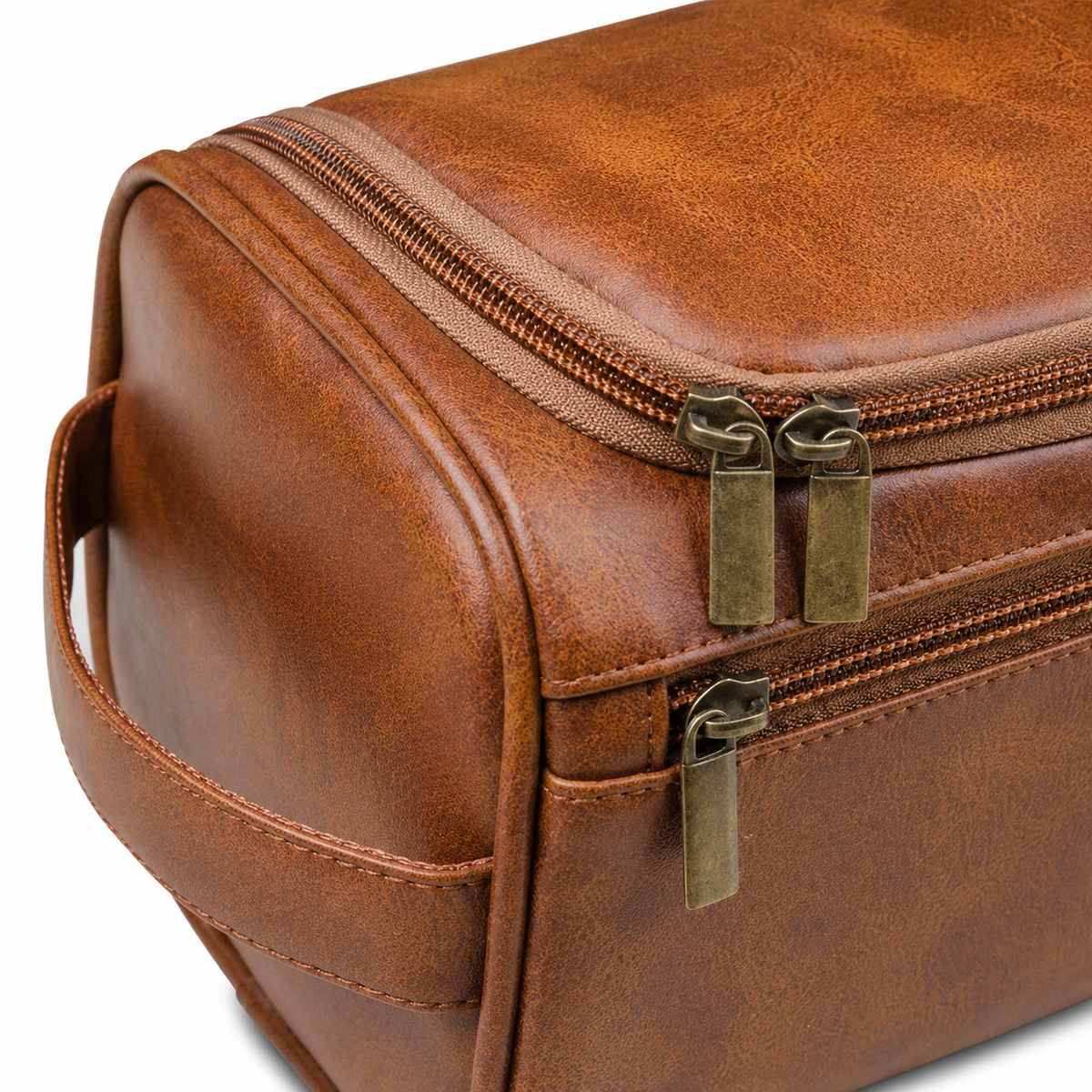 Brown leather toiletry bag – close-up of zipper detail